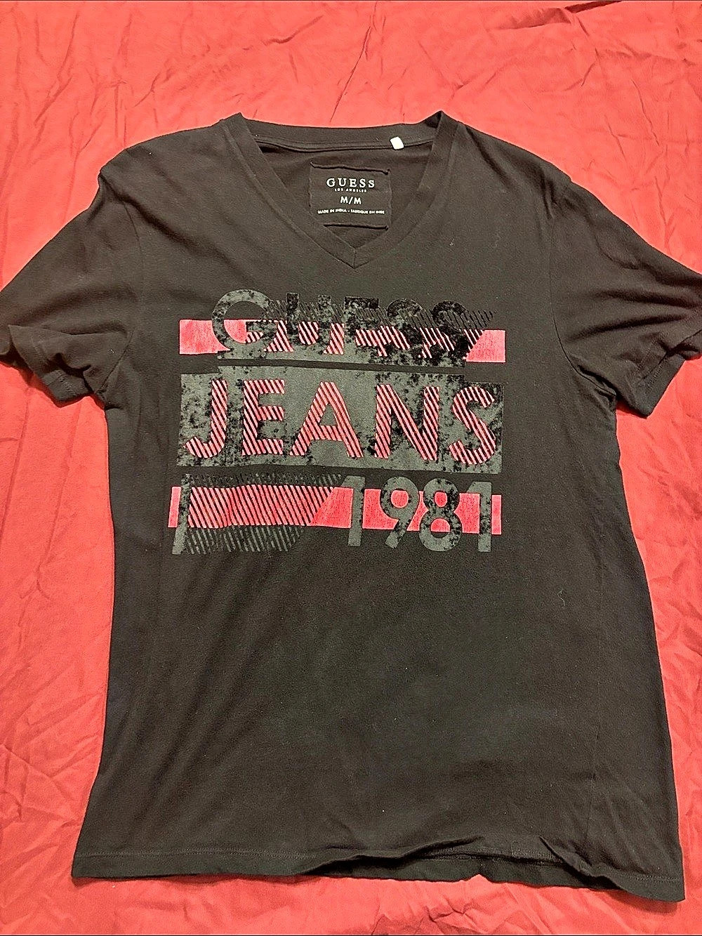 GUESS Graphic V-Neck Tee Black & Red Medium